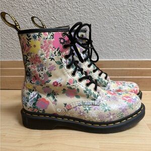 Dr. Martens Floral Lace Up Boots - Multicolor